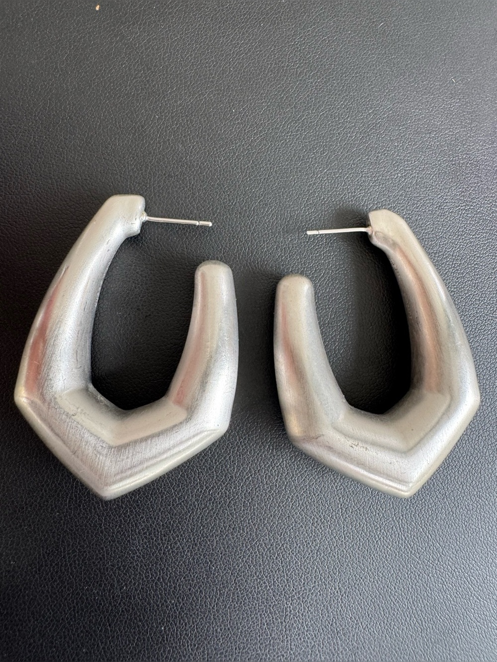 Kendra Scott Kaia Brushed Silver Geometric Hoop Earrings